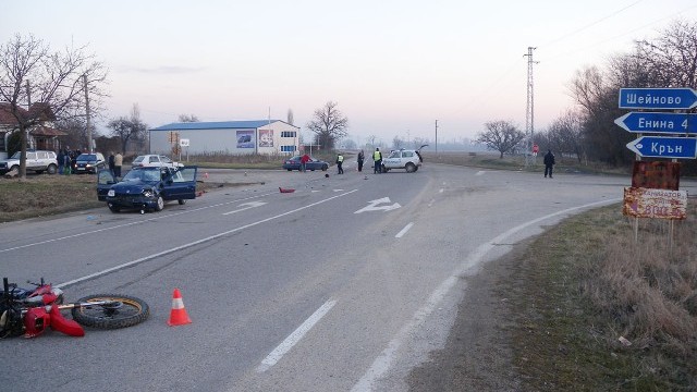 Снимка: 12 души са ранени при катастрофи през денонощието 