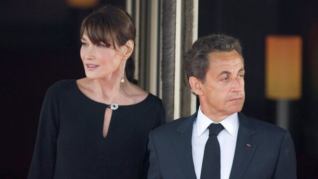 Снимка: Съдят Никола Саркози и Карла Бруни - превърнали в развалини историческа сграда от 15. век