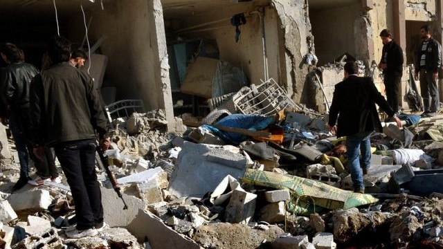 Снимка: Сирийската авиация бомбардира Дамаск и околностите, има ранени