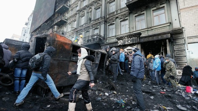Снимка: Протестиращи принудиха губернатора на Лвов да подаде оставка