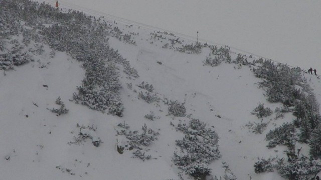 Снимка: Повишена лавинна опасност днес, скиорите да внимават 