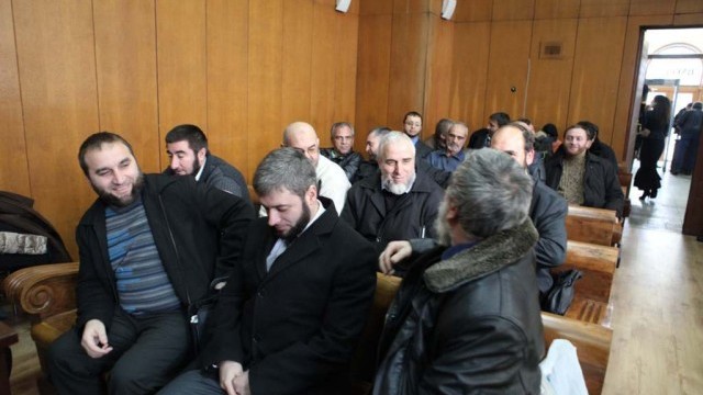 Снимка: Делото срещу 13-те имами за радикален ислям бе отложено в Пловдив
