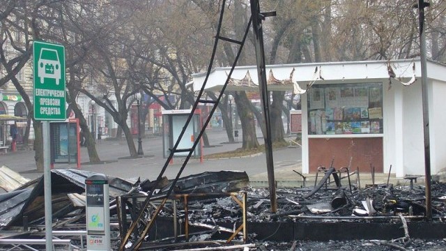 Снимка: Изгоря офис на 