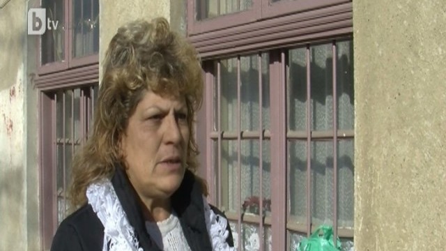 Снимка: Ромка на 52 г. не получи работа в пощата, макар и единствен кандидат