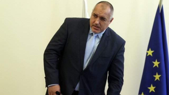 Снимка: Борисов гледал как във влака за Банкя пътуват не повече от 10-15 души 