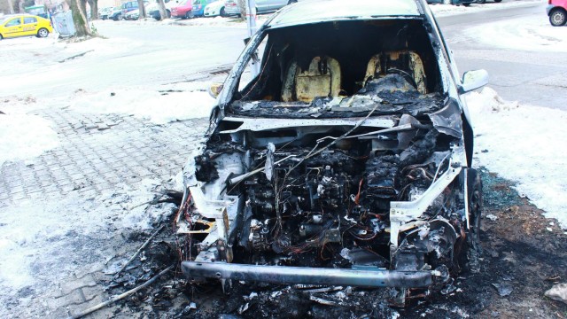 Снимка: Подпалиха автомобил на съпругата на старозагорски бизнесмен