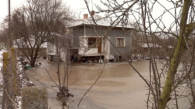 Снимка: Попово пак е под вода