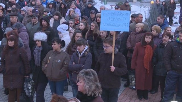 Снимка: Стрелча настръхна срещу бившия кмет: Не искаме развратници