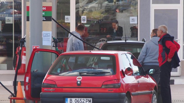 Снимка: Литър дизел падна под 1,50 лв. във Варна