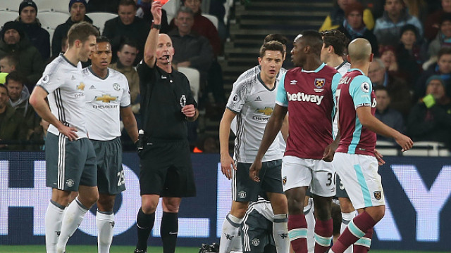 Снимка: Отмениха червения картон на Софиан Фегули