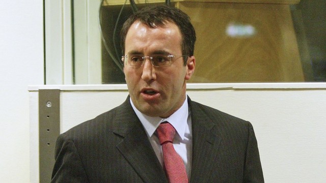 Снимка: Съдът освободи, но не пусна от Франция Рамуш Харадинай
