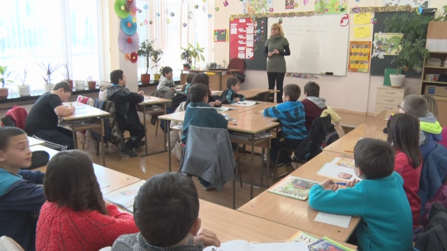 Снимка: Децата в Хитрино се върнаха на училище