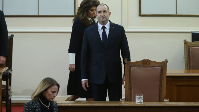 Снимка: Румен Радев ядоса депутати с репликата „Имате още една седмица”