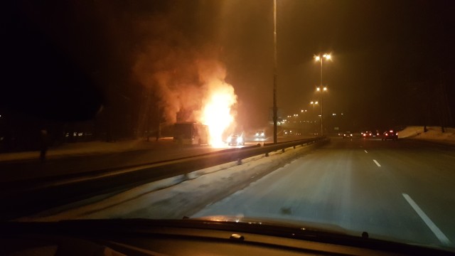 Снимка: Автобус изгоря в столицата