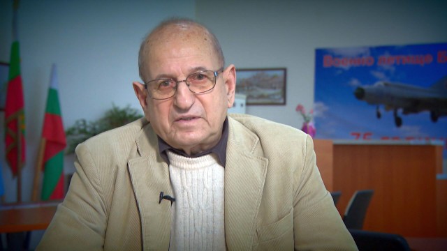 Снимка: Летец ветеран към Валери Симеонов: Настроихте обществото срещу себе си