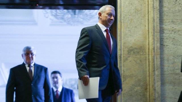 Снимка: Забавяне на обществени поръчки при 