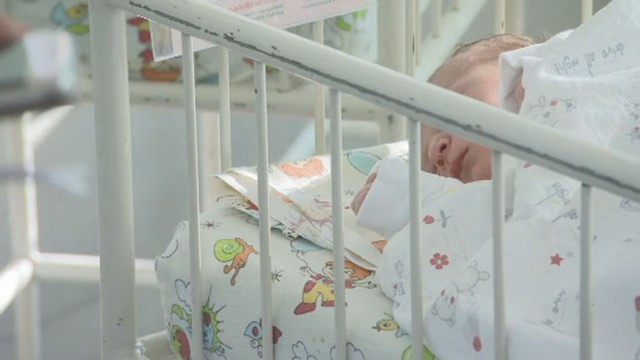 Снимка: Десетки бебета проплакаха в празничната новогодишна нощ