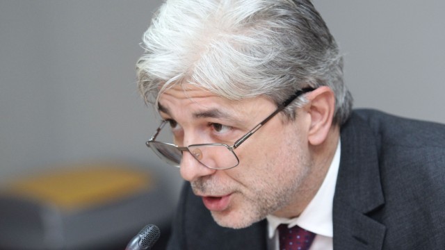 Снимка: Нено Димов под кръстосан огън в ЕП заради климатичните промени и Пирин