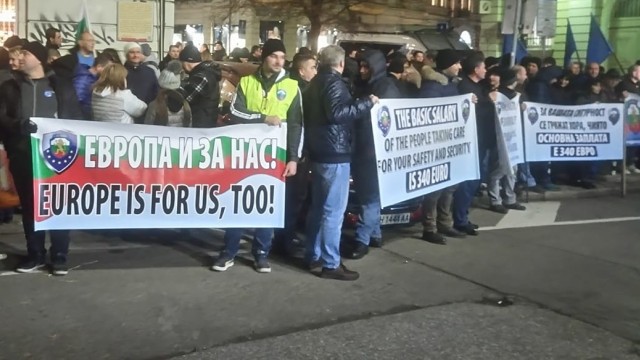 Снимка: 100 млн. лв. допълнително за заплати не отмениха протестите на полицаите (ОБЗОР)