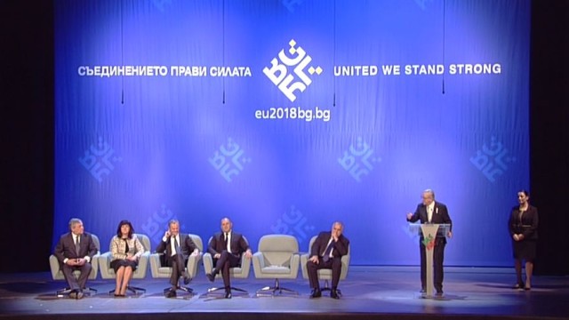 Снимка: Жан-Клод Юнкер: Вашето място е в Европа, в Шенген и в еврозоната 
