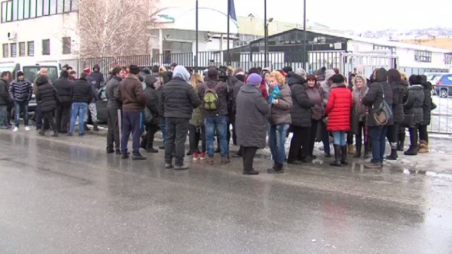 Снимка: Работници в обувна фабрика протестираха заради дължими заплати 