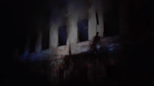 Снимка: Пожар гори в необитаеми сгради на старото военно училище във Велико Търново