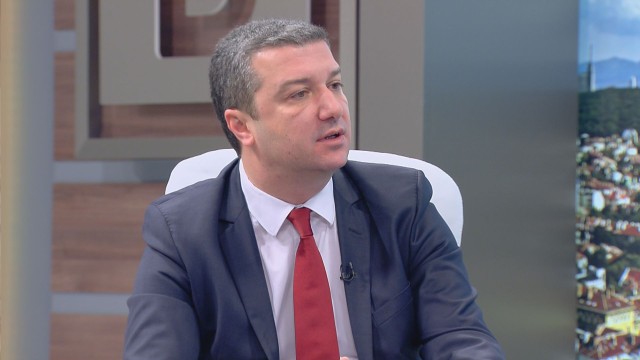 Снимка: Драгомир Стойнев: БСП показа, че царят е гол