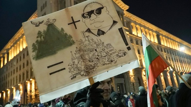 Снимка: Протести срещу строителството в Пирин и днес