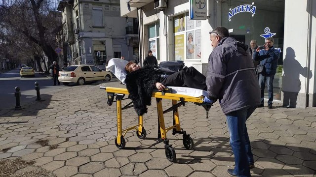 Снимка: Мъж нахлу въоръжен в частна болница в Пловдив, рани бившата си съпруга