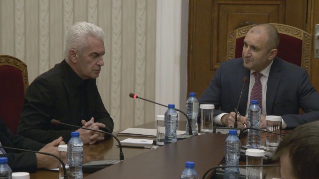 Снимка: Сидеров поиска от президента изчистване на „мъртвите души“ от избирателните списъци