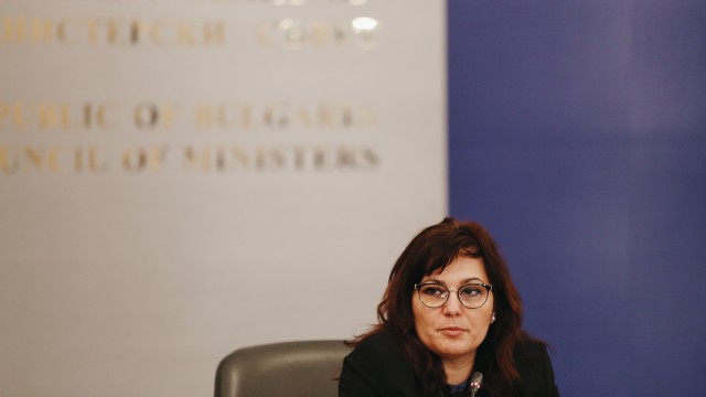 Снимка: Здравният министър: Зеленият сертификат за преболедуване остава