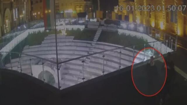 Снимка: 25-годишен е задържан за вандалските прояви на Римския стадион в Пловдив
