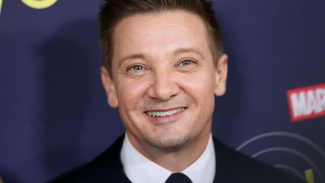 Снимка: След над 30 счупени кости: Джеръми Ренър разкри какво му е помогнало да се възстанови