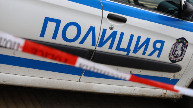 Снимка: Дрогиран полицай обърна патрулка в Нова Загора