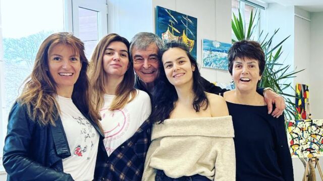 Снимка: Ива Софиянска-Божкова с поздрав за сестра си: Приятелите ми вярват, че още си на 13 (СНИМКИ)