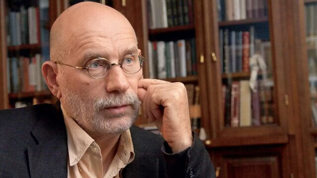 Снимка: Любимият писател на Русия Борис Акунин е обявен за чуждестранен агент (ВИДЕО)