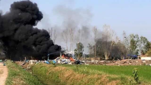 Снимка: Взрив в склад за фойерверки в Тайланд, има загинали 
