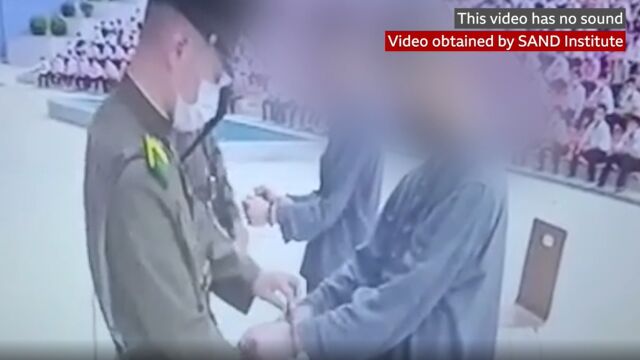 Снимка: Редки кадри: Северна Корея осъди две деца на 12 г. затвор заради ТВ програма (ВИДЕО)