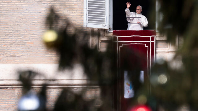 Снимка: Папа Лъв XIV: Нека всички се молим заедно за мир