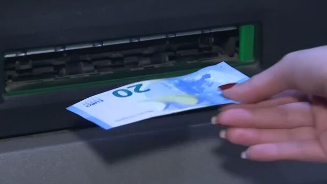 До края на юни в банките, в пощите и в БНБ могат да се обменят левове в евро по фиксирания курс без такси 