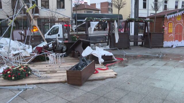 Щети във Враца след ураганния вятър (ВИДЕО)