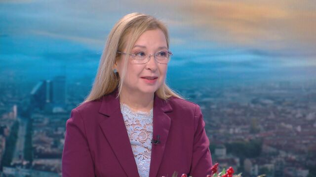 Зорница Русинова: Все още се ориентираме как да се разделим с лева и това е нормално