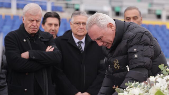 Снимка: С какво Стоичков изпрати Димитър Пенев в последния му път? (СНИМКА)