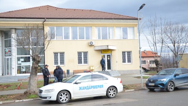 Заради въвеждането на еврото: Жандармерията следи за опазване на реда около пощенските станции