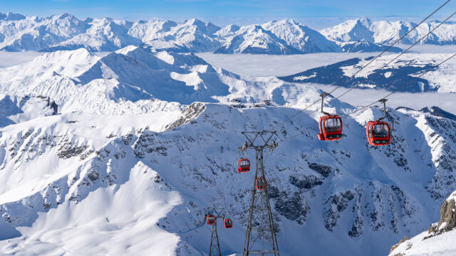 Снимка: Под 2,5 м сняг: Лавина уби скиор във Френските Алпи