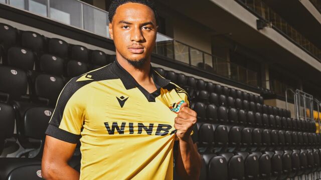 Снимка: Драмата с Око Флекс продължава: Левски плати на Ботев, от там не признават плащането