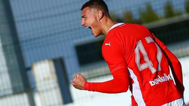 Снимка: Отново Божинов в Серия 