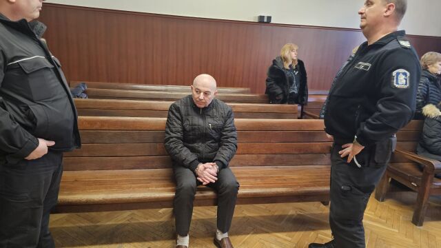 Снимка: 7 г. затвор и строг режим за мъжа, убил 23-годишния Йордан Бозуков на пътя 