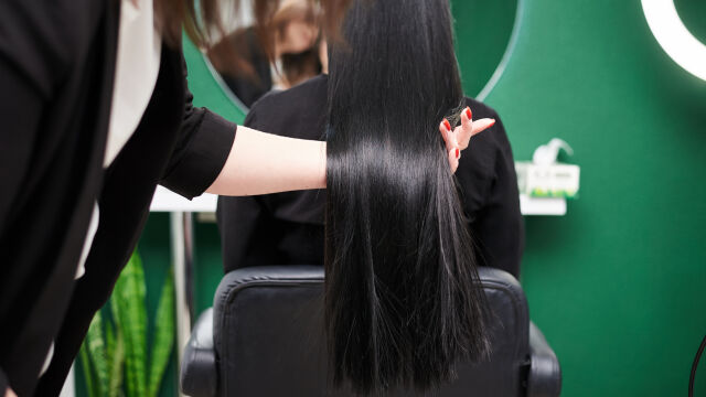 Снимка: Нови техники за изправяне на коса без щети - нанопластиката и други ефективни методи (ВИДЕО)