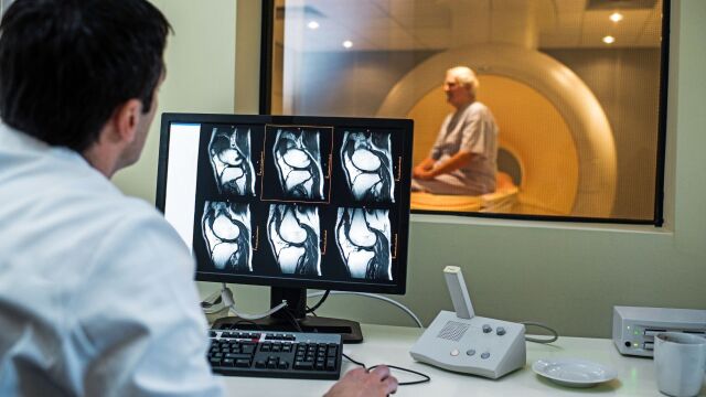 Снимка: Три симптома на рак, които засягат цялото тяло и не бива да игнорирате